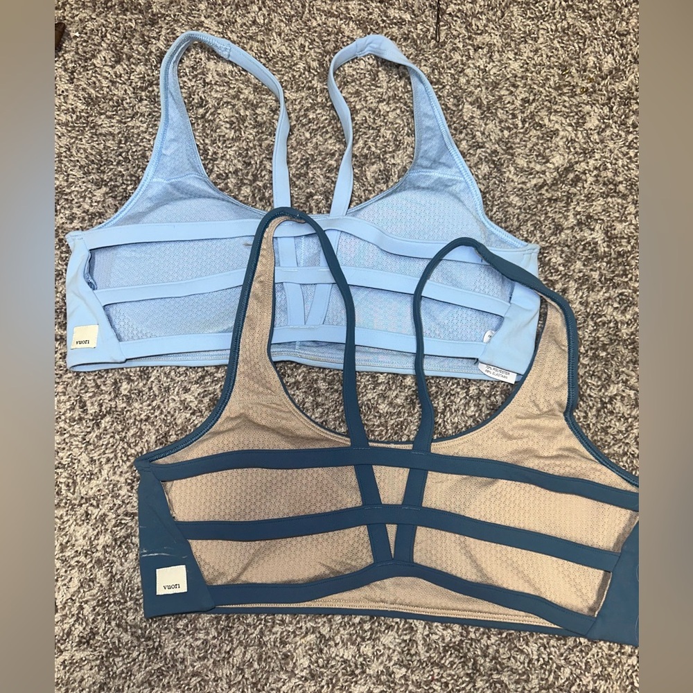 Vuori sports bras size MEDIUM x2